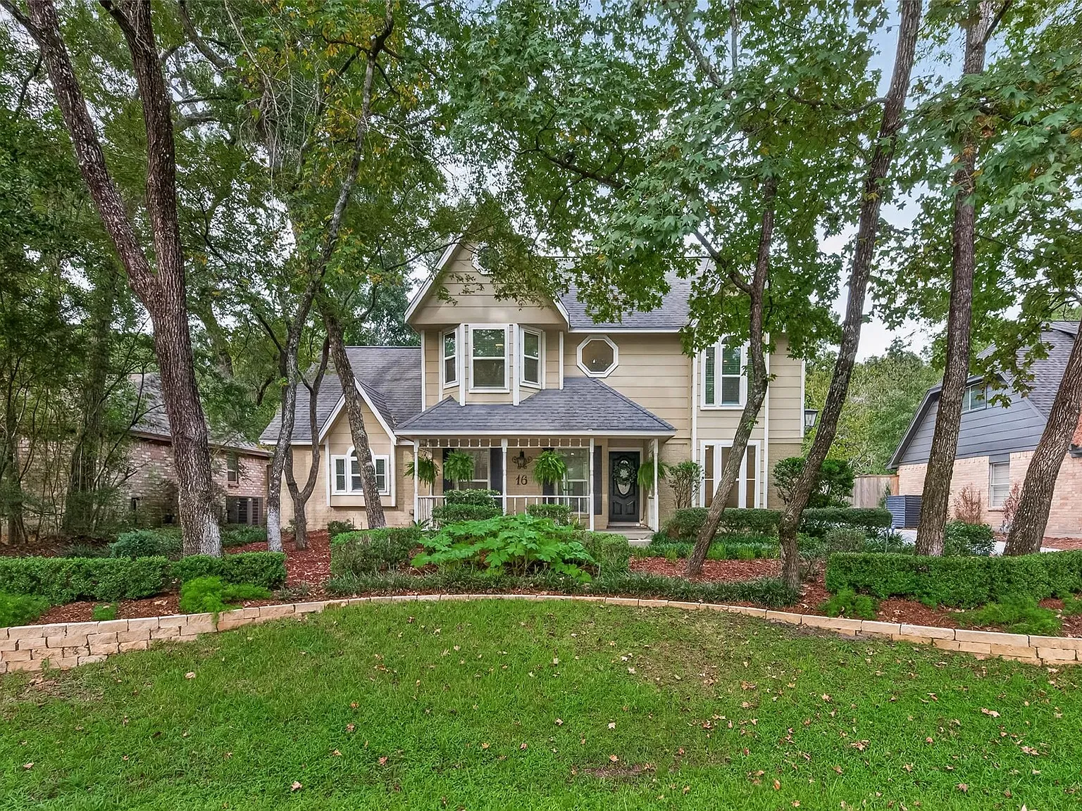 4 bed, 2.5 bath, 2290 sqft, $3,400 — Photo 3