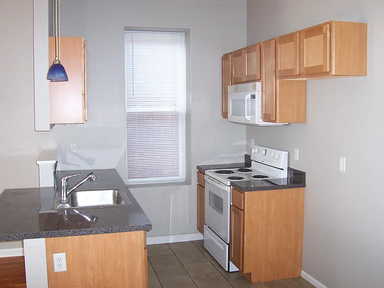 2235 Indiana Ave #2 — Photo 16
