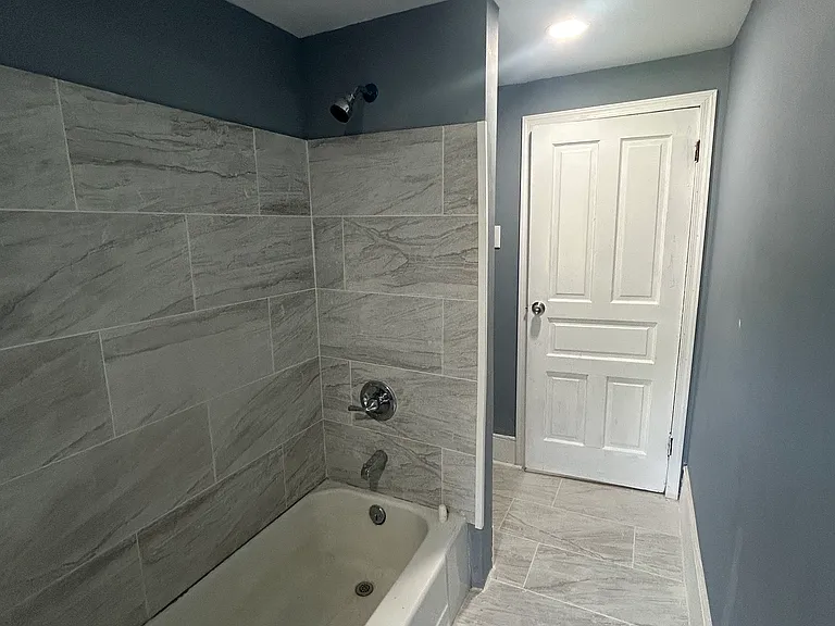 106 Center Ave — Photo 9