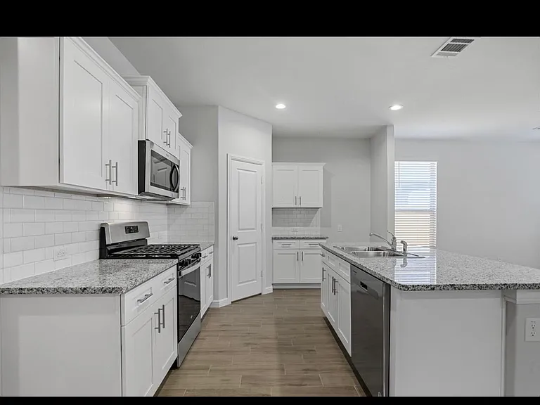8556 Arthur Valley Ln — Photo 3