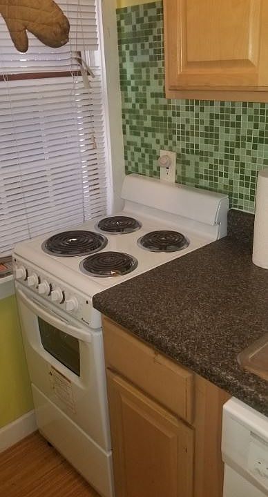 1st image of 219 W 6th St