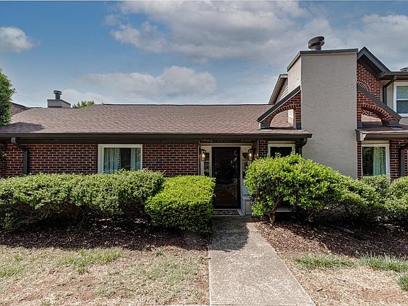 3rd image of 237 Highland Villa Cir