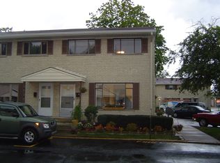 646 W Central Rd, Arlington Heights, IL 60005