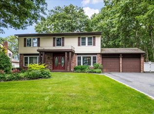 90 Fulton Blvd, Commack, NY 11725