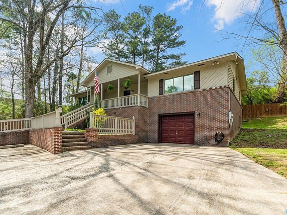 3rd image of 3963 Lorna Rd