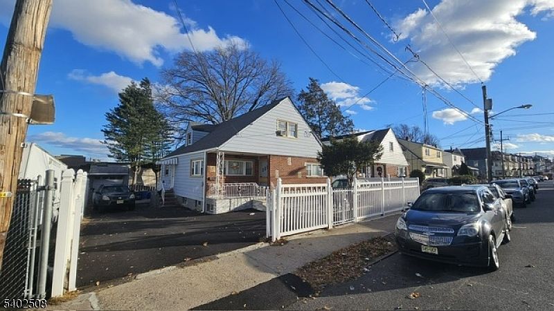 1st image of 337 E 29Th St