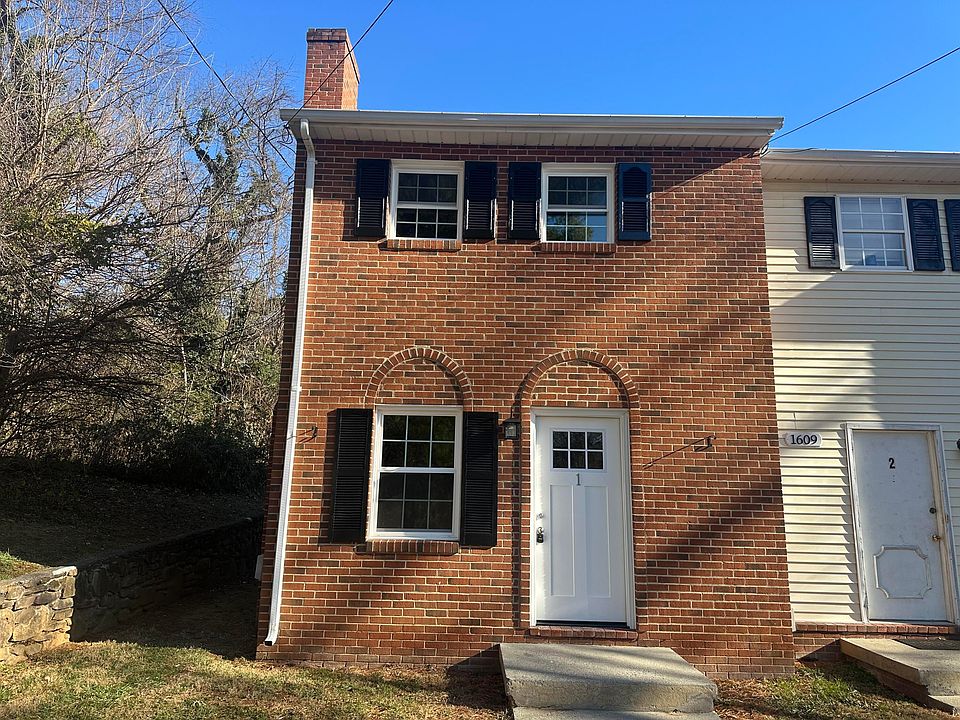 1st image of 1609 19th St NE #1