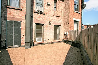 Rented by R New York