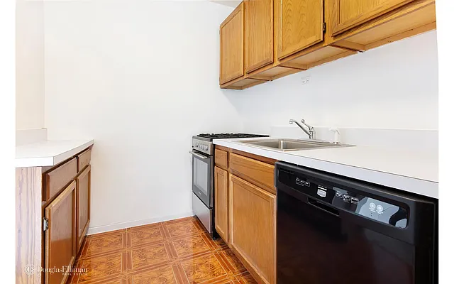 Rented by Douglas Elliman | media 32