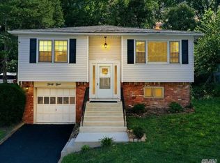 49 Summers St, Oyster Bay, NY 11771