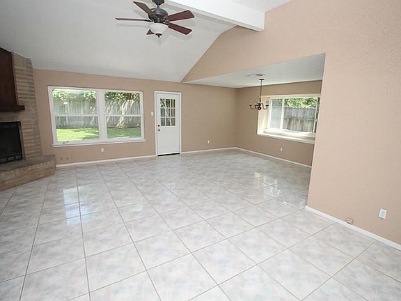 4th image of 2131 Pilgrims Bend Dr