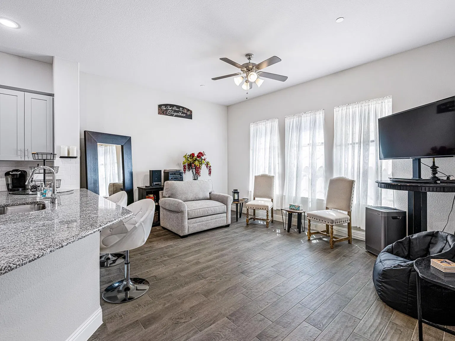 3 bed, 1624 sqft, $2,850 — Photo 4