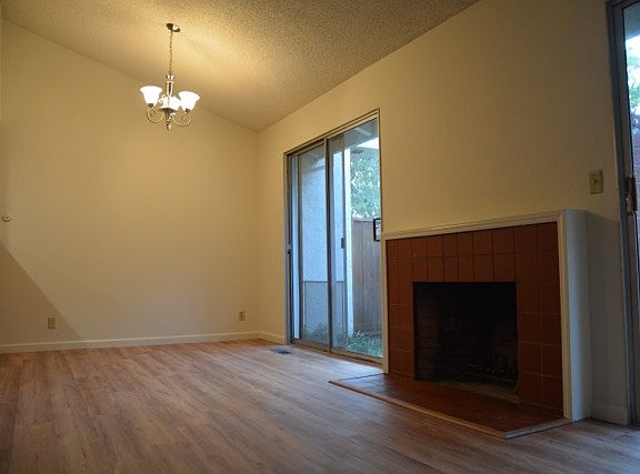 3rd image of 20229 Northwest Sq