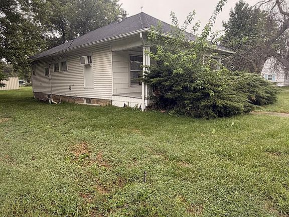2nd image of 414 E Beech St