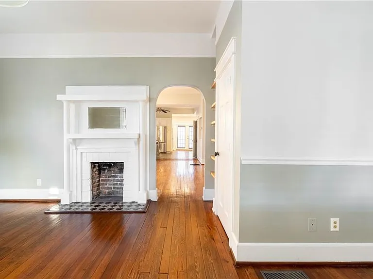 311 Josephine St NE — Photo 9