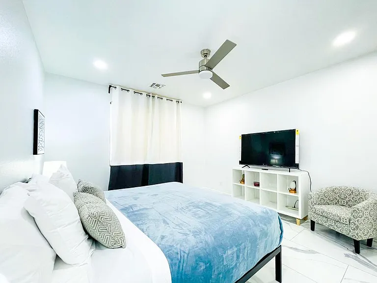 Downstair Master Bedroom King Size Bed