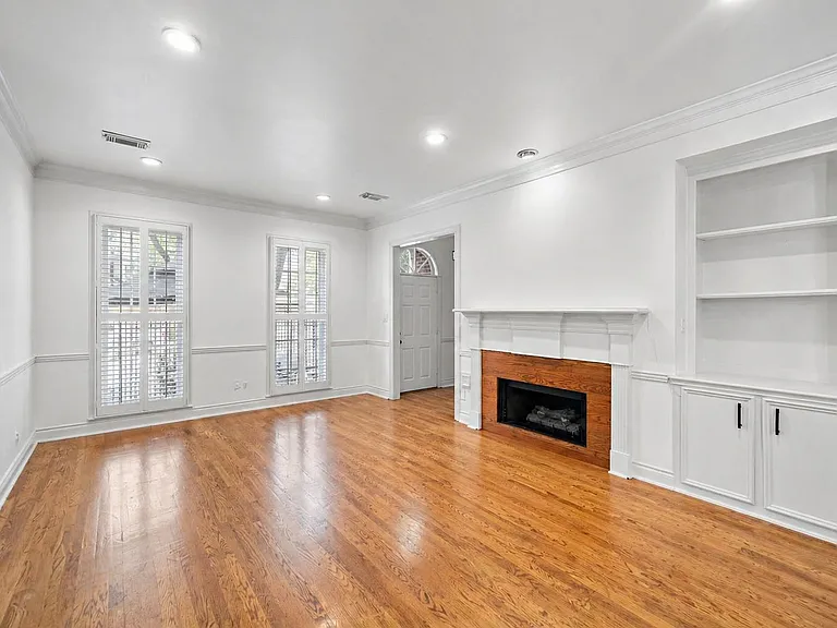 5136 Chevy Chase Dr — Photo 6
