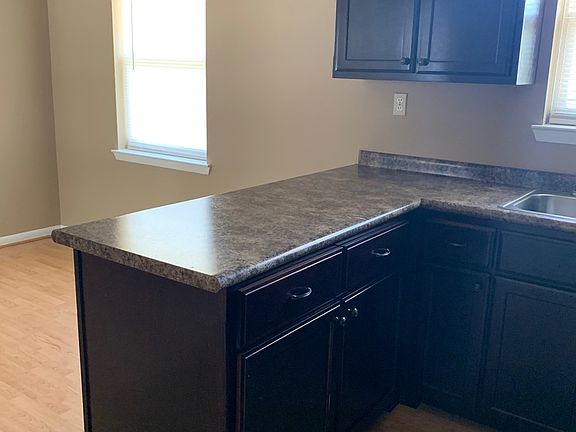 4th image of 1012 White Cir