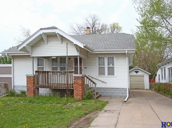 2335 S 13th St, Lincoln, NE 68502