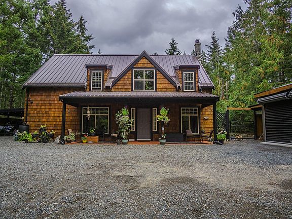 2nd image of 1389 Meadowood Way
