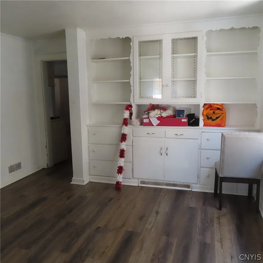 3 bed, 1.0 bath, 2194 sqft, $1,500 — Photo 3