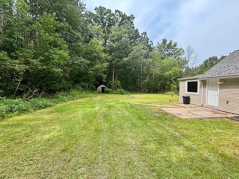 7263 N Oak Rd — Photo 2