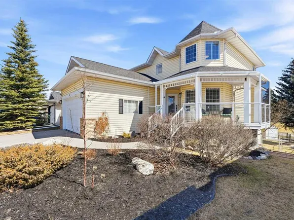 3 W Riverview Ct, Cochrane, AB T4C 1K6