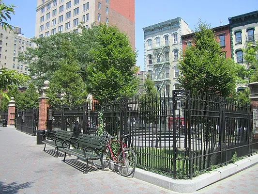 Rented by Sotheby's International Realty | media 6