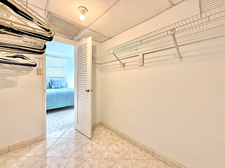 4250 Galt Ocean Dr #14T — Photo 42