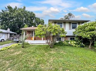 32 Rollscourt Gdns, London, ON N6G 1M1