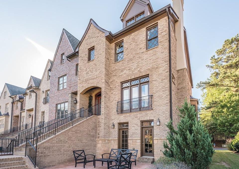 1st image of 534 Micayne Cir SE #11