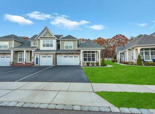 195 Belmont Circle, Yaphank, NY 11980
