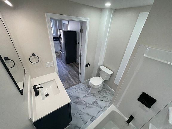 2nd image of 28 Sunnyside Ave Floor 2