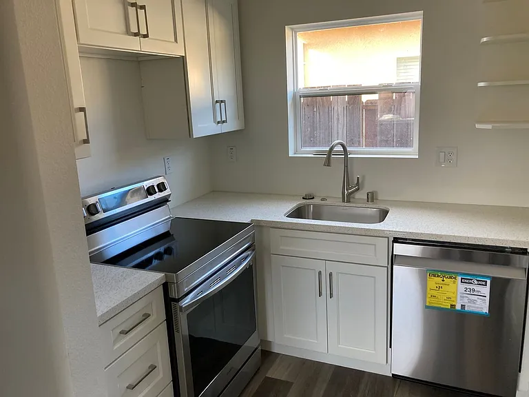 25-29 Rockwood Ct — Photo 4