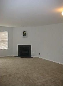 4th image of 40 Victoria Dr #140