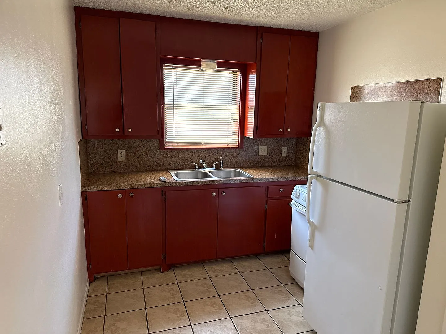 Skyline - 1400 — Photo 4