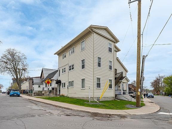 3rd image of 432 Barrie St