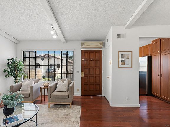 3rd image of 4170 Porte De Palmas Unit 20