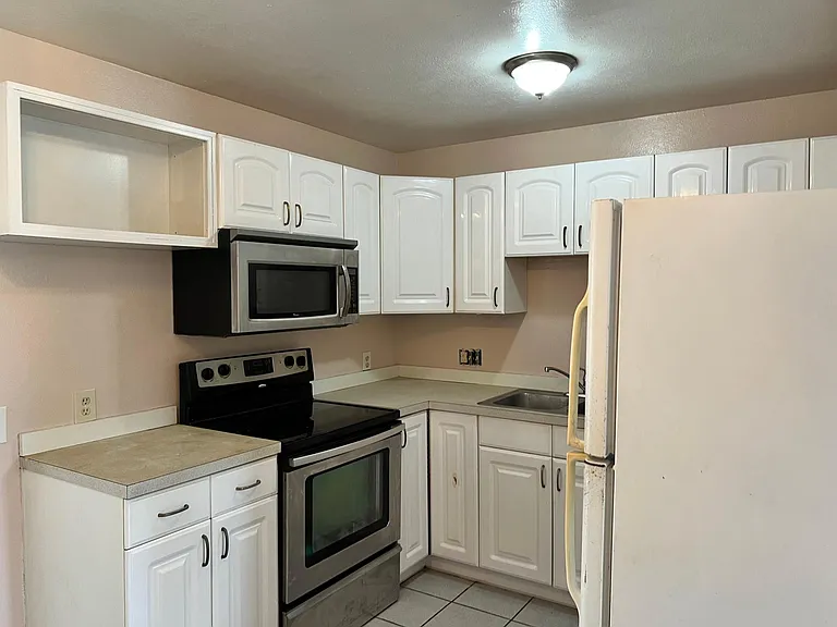 505 Foresteria Dr — Photo 8