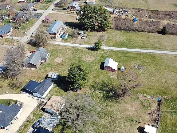 2nd image of 438 Highland Dr