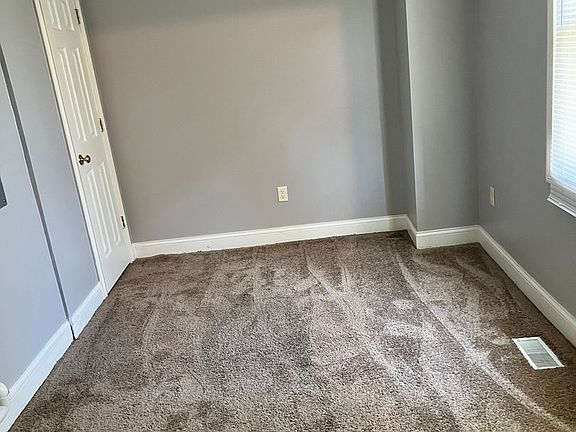 5th image of 1601 Grove St #B