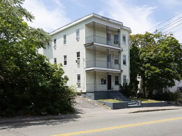 686 N Montello St, Brockton, MA 02301