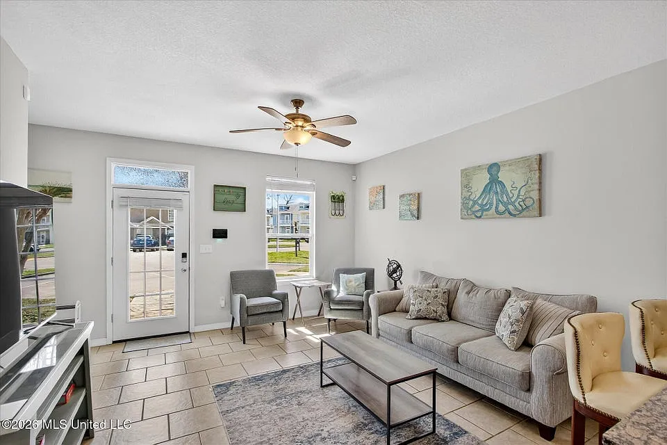 1283 Century Oaks Drive Unit B - B — Photo 3