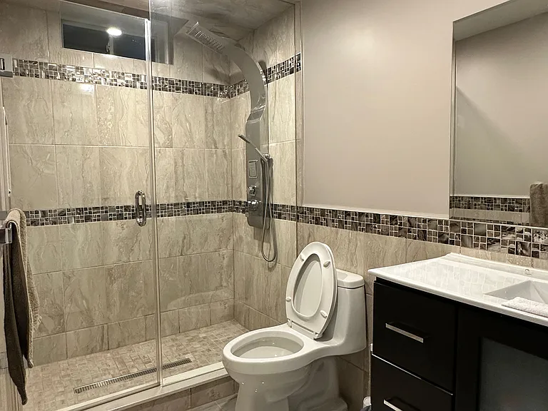 55 Beechnut Rd #BASEMENT — Photo 11