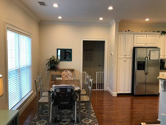5th image of 617 Chastain St