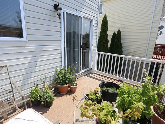 3rd image of 180 Arthur Ave