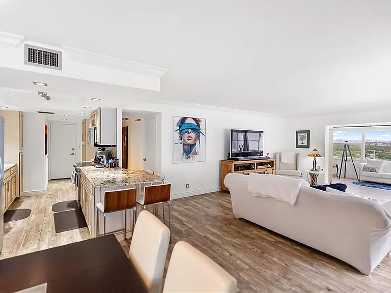 1750 Benjamin Franklin Dr #6G — Photo 43