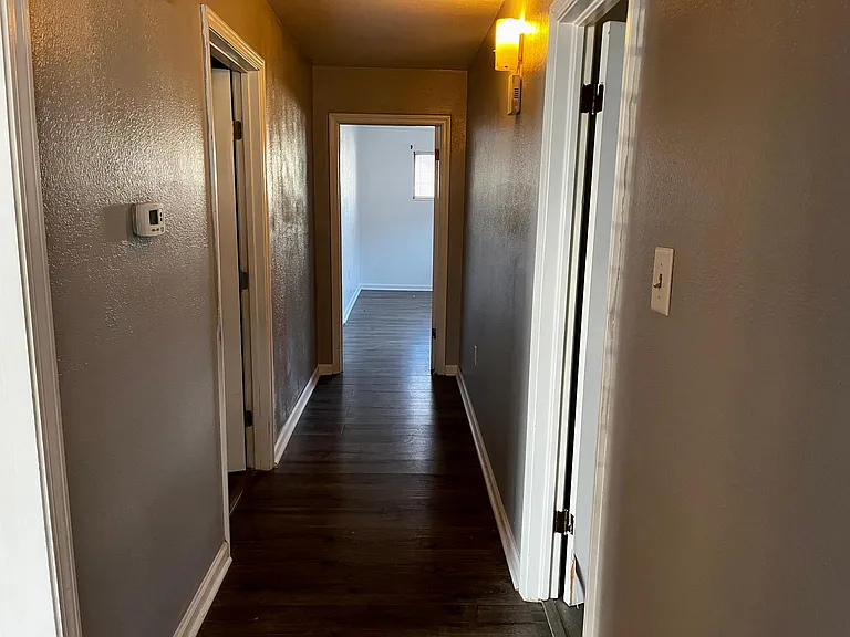4615 Lorraine St — Photo 10