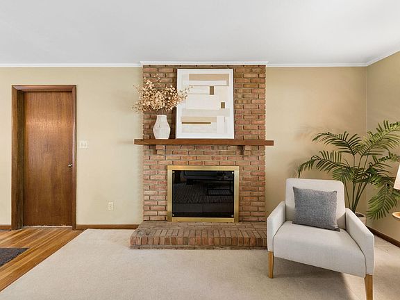 5th image of 3140 Wareham Rd