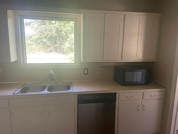 5th image of 3520 Lazy Ln
